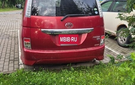 Toyota ISis I, 2014 год, 600 000 рублей, 3 фотография