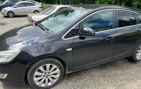 Opel Astra J, 2011 год, 550 000 рублей, 2 фотография