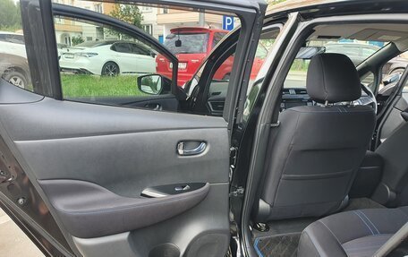 Nissan Leaf II, 2018 год, 1 620 000 рублей, 26 фотография