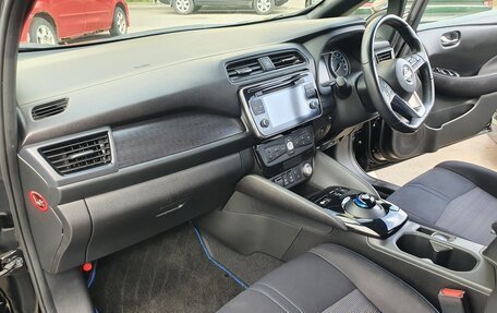 Nissan Leaf II, 2018 год, 1 620 000 рублей, 29 фотография