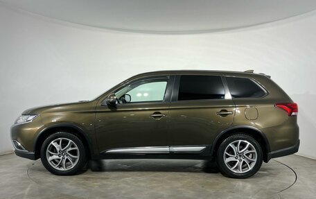 Mitsubishi Outlander III рестайлинг 3, 2018 год, 1 900 000 рублей, 2 фотография