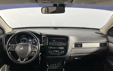 Mitsubishi Outlander III рестайлинг 3, 2018 год, 1 900 000 рублей, 7 фотография