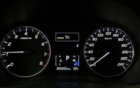 Mitsubishi Outlander III рестайлинг 3, 2018 год, 1 900 000 рублей, 13 фотография