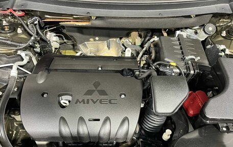 Mitsubishi Outlander III рестайлинг 3, 2018 год, 1 900 000 рублей, 20 фотография