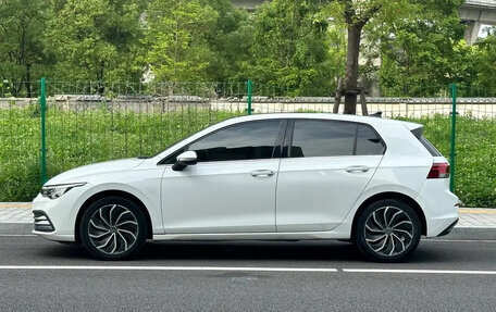 Volkswagen Golf VIII, 2021 год, 1 450 000 рублей, 11 фотография