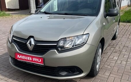 Renault Logan II, 2017 год, 890 000 рублей, 1 фотография