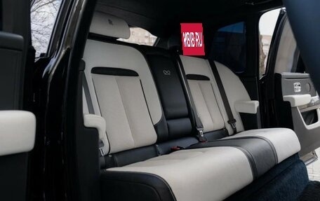 Rolls-Royce Cullinan, 2021 год, 41 000 000 рублей, 4 фотография