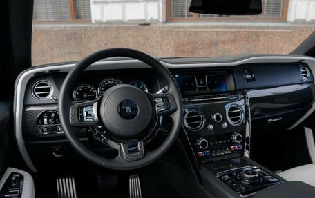Rolls-Royce Cullinan, 2021 год, 41 000 000 рублей, 15 фотография