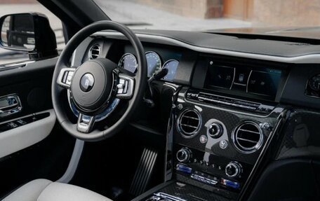 Rolls-Royce Cullinan, 2021 год, 41 000 000 рублей, 18 фотография