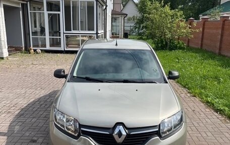 Renault Logan II, 2017 год, 890 000 рублей, 5 фотография