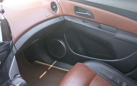 Chevrolet Cruze II, 2009 год, 620 000 рублей, 2 фотография