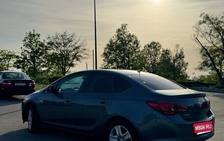 Opel Astra J, 2012 год, 890 000 рублей, 2 фотография