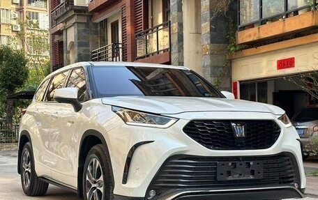 Toyota Highlander, 2022 год, 4 052 334 рублей, 5 фотография