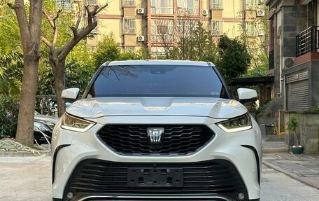 Toyota Highlander, 2022 год, 4 052 334 рублей, 3 фотография