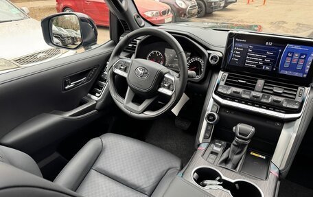 Toyota Land Cruiser, 2024 год, 11 800 000 рублей, 6 фотография