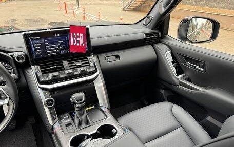 Toyota Land Cruiser, 2024 год, 11 800 000 рублей, 7 фотография