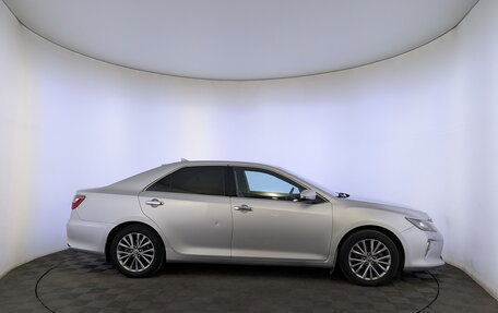 Toyota Camry, 2017 год, 2 200 000 рублей, 4 фотография