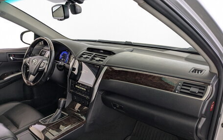 Toyota Camry, 2017 год, 2 200 000 рублей, 23 фотография