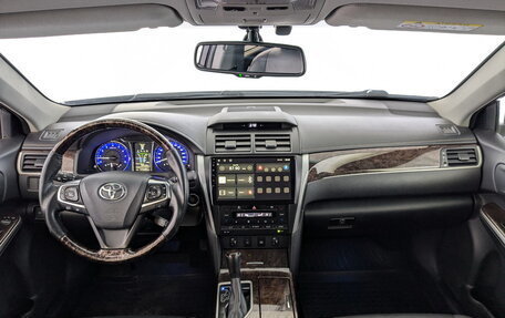 Toyota Camry, 2017 год, 2 200 000 рублей, 28 фотография