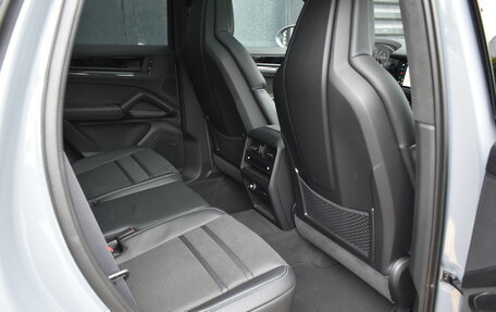 Porsche Cayenne III, 2025 год, 23 890 000 рублей, 18 фотография