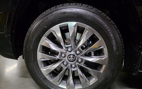 Toyota Land Cruiser, 2024 год, 26 250 000 рублей, 6 фотография