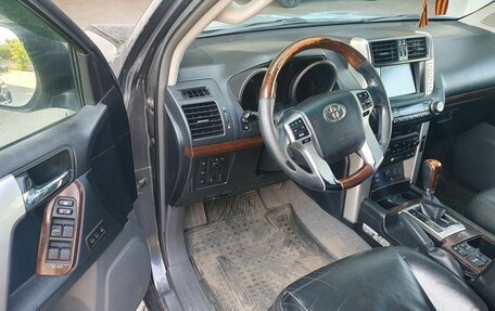 Toyota Land Cruiser Prado 150 рестайлинг 2, 2010 год, 1 950 000 рублей, 5 фотография