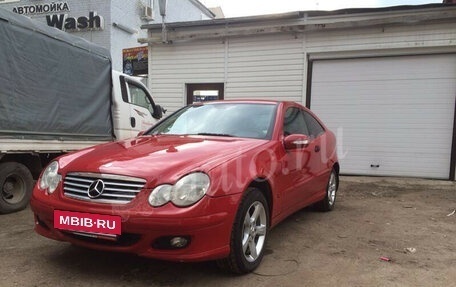 Mercedes-Benz C-Класс, 2005 год, 500 000 рублей, 2 фотография