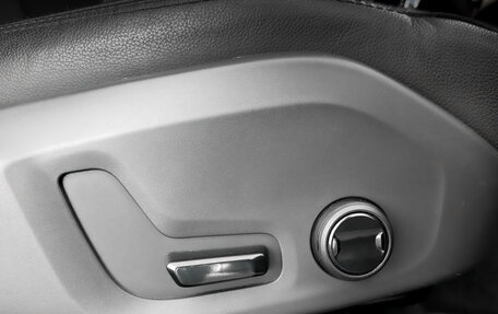 Volvo XC60 II, 2018 год, 3 000 000 рублей, 25 фотография