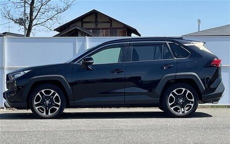 Toyota RAV4, 2022 год, 2 094 000 рублей, 2 фотография