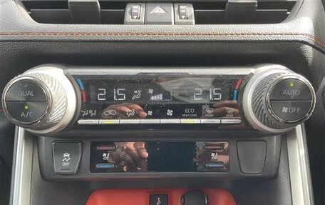 Toyota RAV4, 2022 год, 2 094 000 рублей, 13 фотография