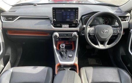 Toyota RAV4, 2022 год, 2 094 000 рублей, 9 фотография