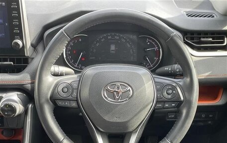 Toyota RAV4, 2022 год, 2 094 000 рублей, 10 фотография