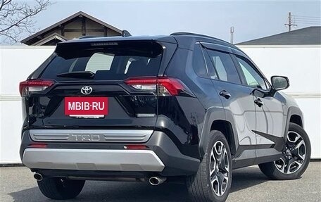 Toyota RAV4, 2022 год, 2 094 000 рублей, 4 фотография