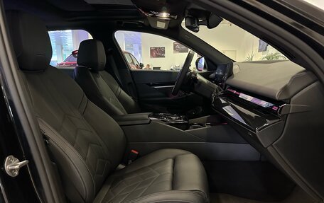 BMW 5 серия, 2023 год, 6 924 000 рублей, 19 фотография