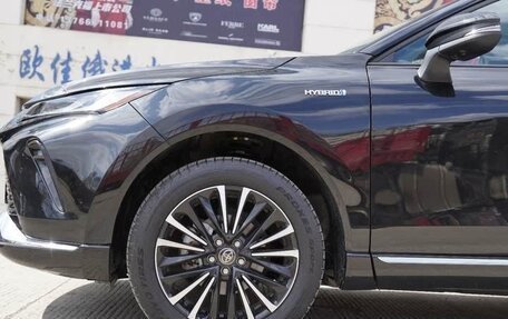 Toyota Venza, 2022 год, 3 800 000 рублей, 7 фотография