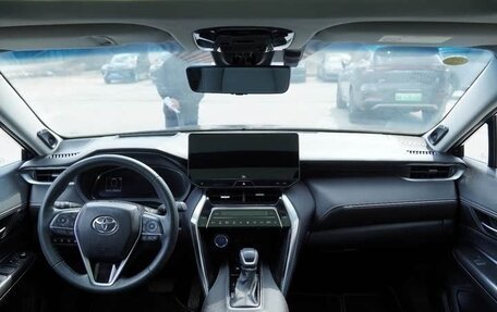 Toyota Venza, 2022 год, 3 800 000 рублей, 8 фотография