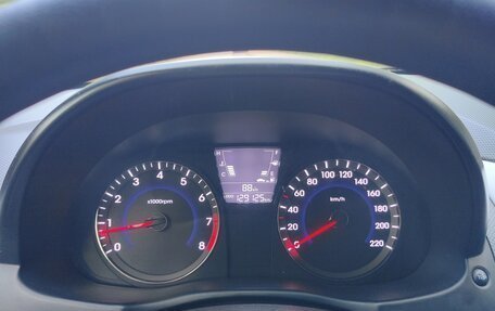 Hyundai Solaris II рестайлинг, 2011 год, 520 000 рублей, 6 фотография