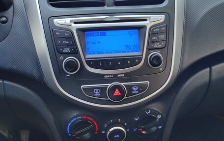 Hyundai Solaris II рестайлинг, 2011 год, 520 000 рублей, 9 фотография