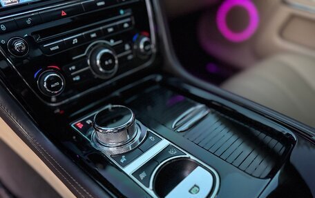 Jaguar XJ IV (X351), 2011 год, 3 000 000 рублей, 16 фотография