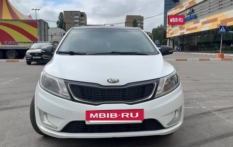 KIA Rio III рестайлинг, 2013 год, 800 000 рублей, 15 фотография