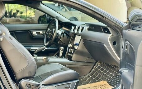 Ford Mustang VI рестайлинг, 2021 год, 2 790 000 рублей, 16 фотография