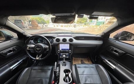 Ford Mustang VI рестайлинг, 2021 год, 2 790 000 рублей, 13 фотография