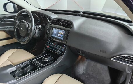 Jaguar XE I рестайлинг, 2016 год, 1 955 000 рублей, 9 фотография