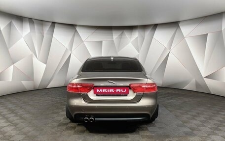 Jaguar XE I рестайлинг, 2016 год, 1 955 000 рублей, 8 фотография