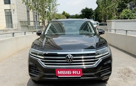 Volkswagen Touareg III, 2021 год, 3 825 000 рублей, 2 фотография