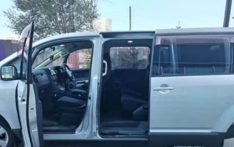 Mitsubishi Delica D:5 I, 2010 год, 1 900 000 рублей, 2 фотография