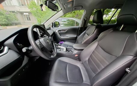 Toyota RAV4, 2020 год, 3 200 000 рублей, 4 фотография