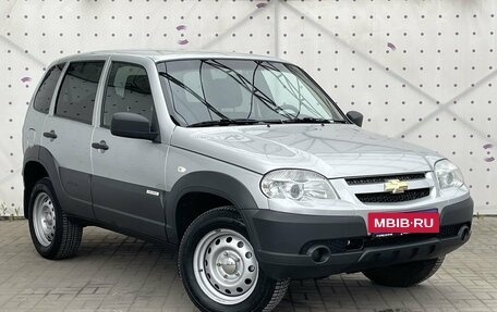 Chevrolet Niva I рестайлинг, 2017 год, 720 000 рублей, 2 фотография