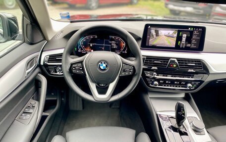 BMW 5 серия, 2022 год, 3 900 000 рублей, 15 фотография