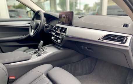 BMW 5 серия, 2022 год, 3 900 000 рублей, 14 фотография